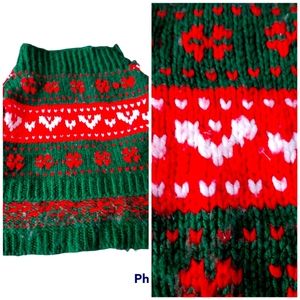 size Large knit  Red green white Holiday Christmas Dog sweater pet clothes
